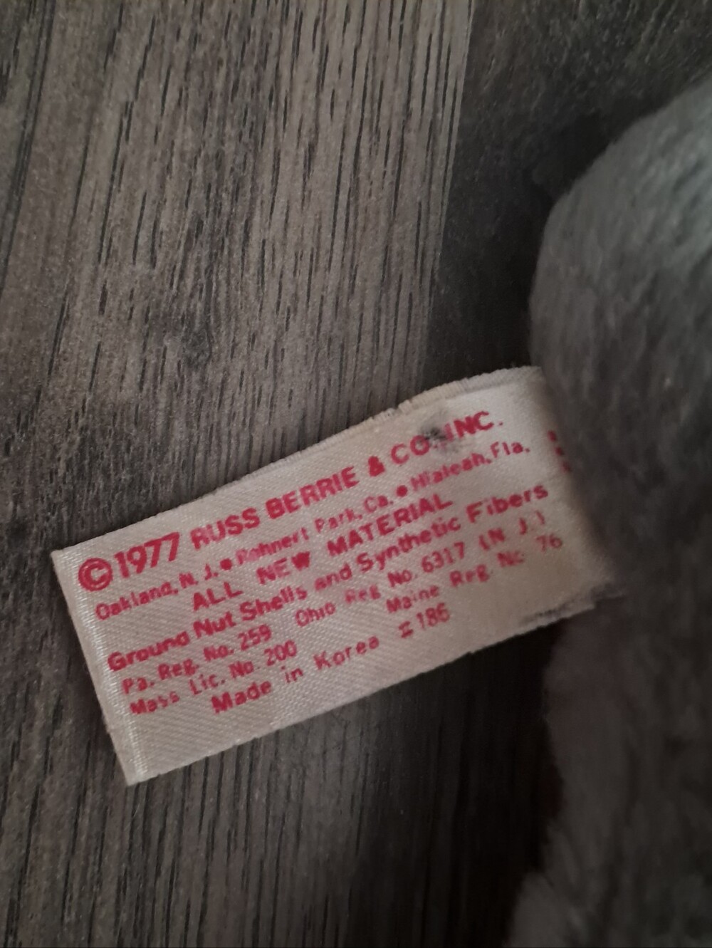 Vintage Russ Berrie STUFFY Christmas Mouse Plush Stuffed Animal Red Gray - Picture 4 of 4